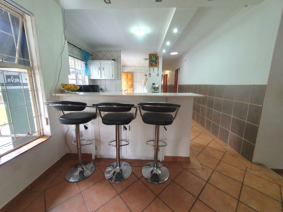 6 Bedroom Property for Sale in Tileba Gauteng