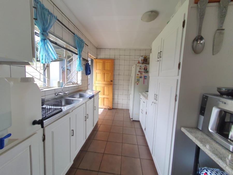 6 Bedroom Property for Sale in Tileba Gauteng