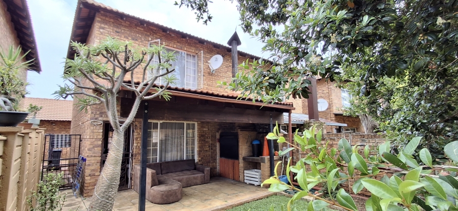 2 Bedroom Property for Sale in Annlin Gauteng