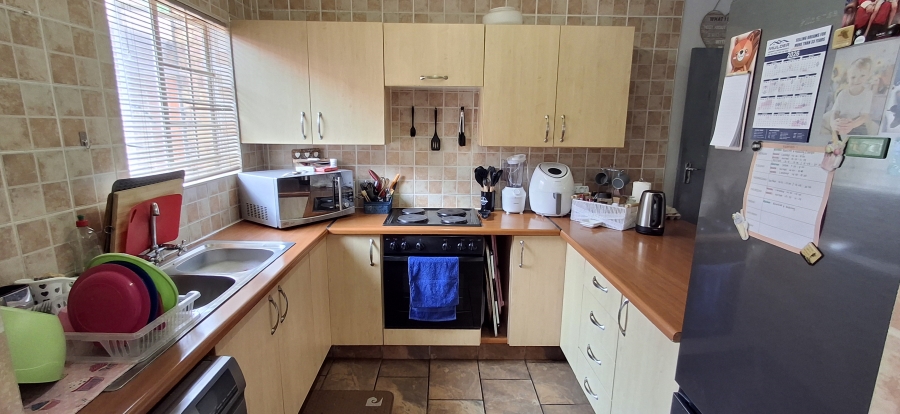 2 Bedroom Property for Sale in Annlin Gauteng