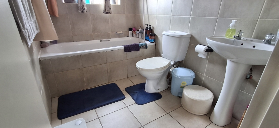 2 Bedroom Property for Sale in Annlin Gauteng