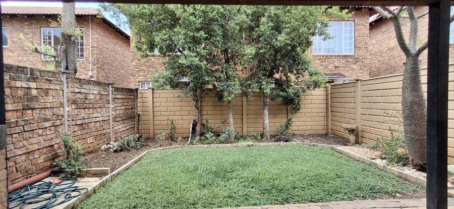 2 Bedroom Property for Sale in Annlin Gauteng