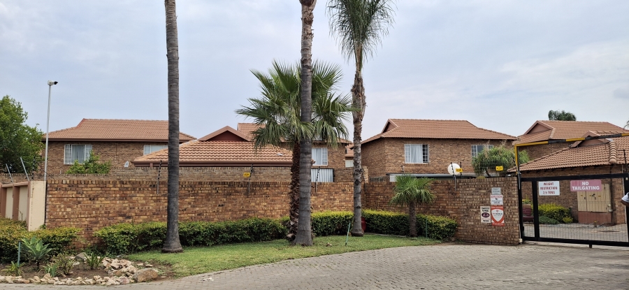 2 Bedroom Property for Sale in Annlin Gauteng