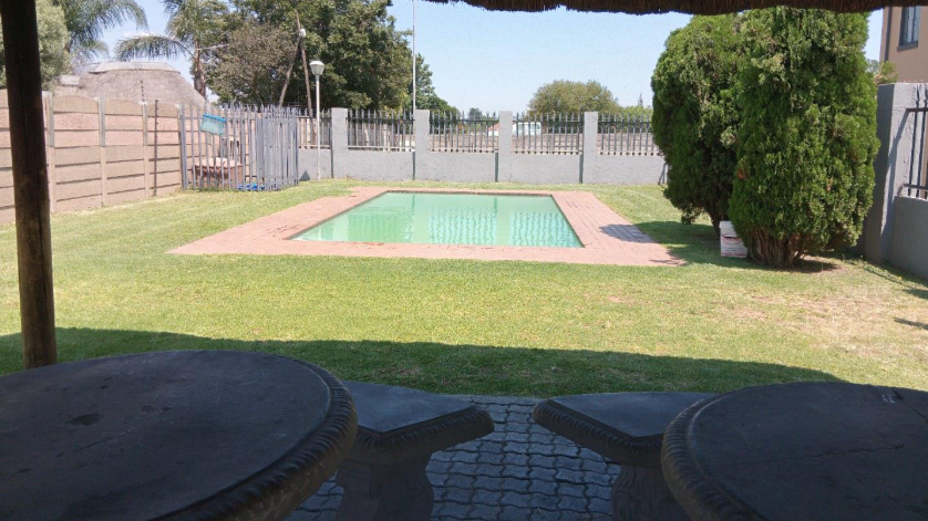 2 Bedroom Property for Sale in Albermarle Gauteng
