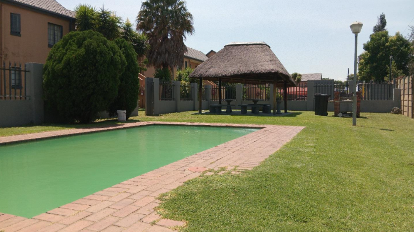 2 Bedroom Property for Sale in Albermarle Gauteng
