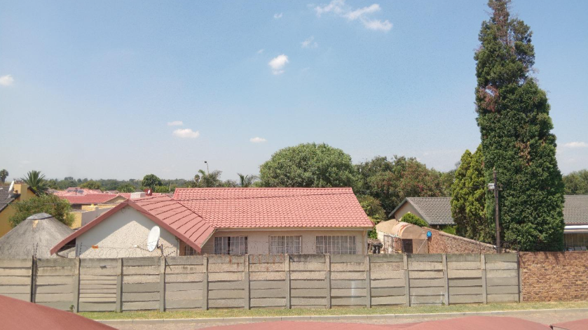 2 Bedroom Property for Sale in Albermarle Gauteng