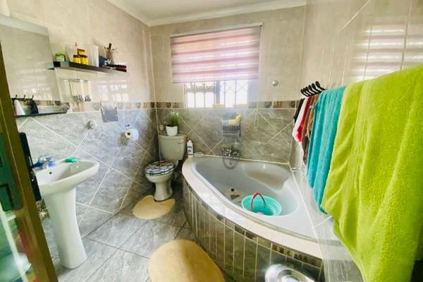 3 Bedroom Property for Sale in Vosloorus Gauteng