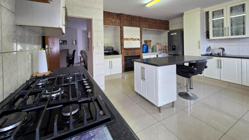 3 Bedroom Property for Sale in Brackendowns Gauteng