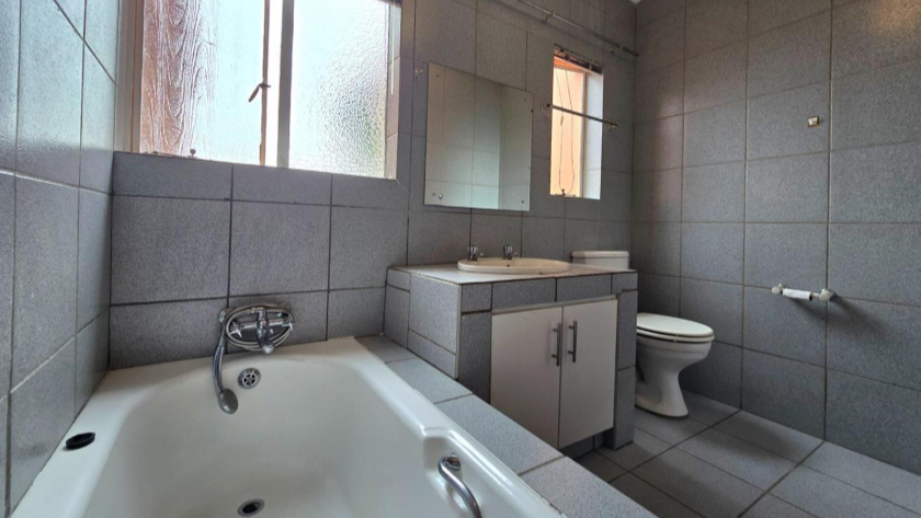 3 Bedroom Property for Sale in Brackendowns Gauteng