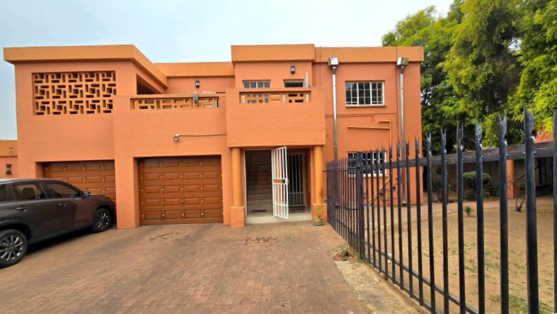 3 Bedroom Property for Sale in Brackendowns Gauteng