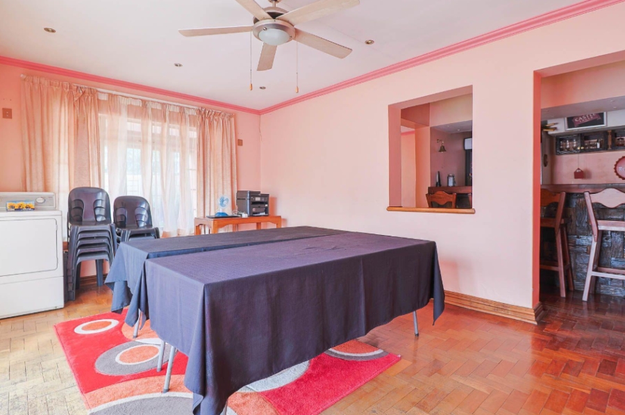 6 Bedroom Property for Sale in Brackendowns Gauteng