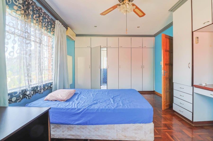 6 Bedroom Property for Sale in Brackendowns Gauteng