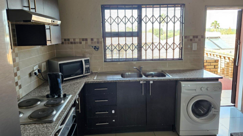2 Bedroom Property for Sale in Brackendowns Gauteng