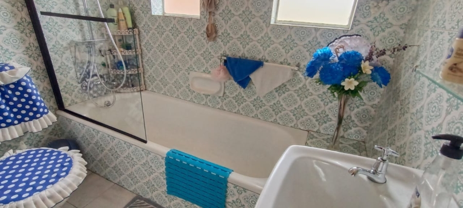 3 Bedroom Property for Sale in Freeway Park Gauteng