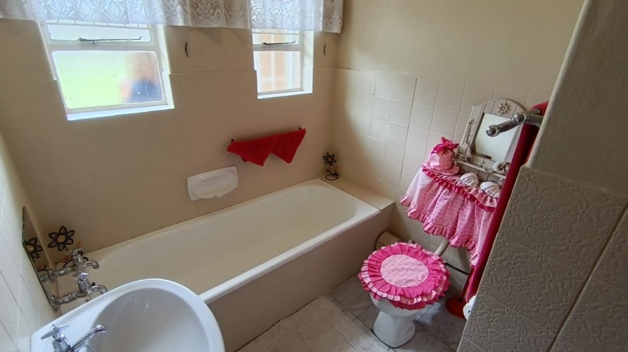 3 Bedroom Property for Sale in Freeway Park Gauteng