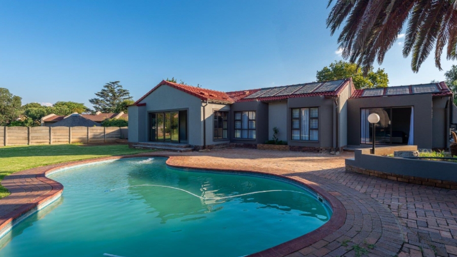 3 Bedroom Property for Sale in Brackenhurst Gauteng