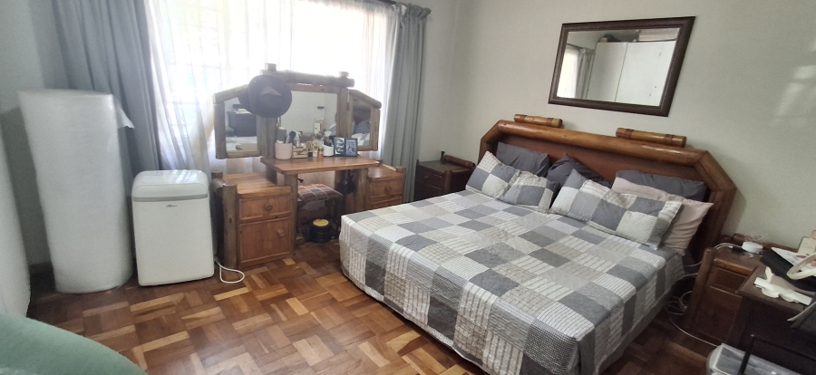 5 Bedroom Property for Sale in Mountain View Gauteng