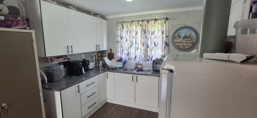 5 Bedroom Property for Sale in Mountain View Gauteng