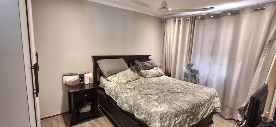 5 Bedroom Property for Sale in Mountain View Gauteng