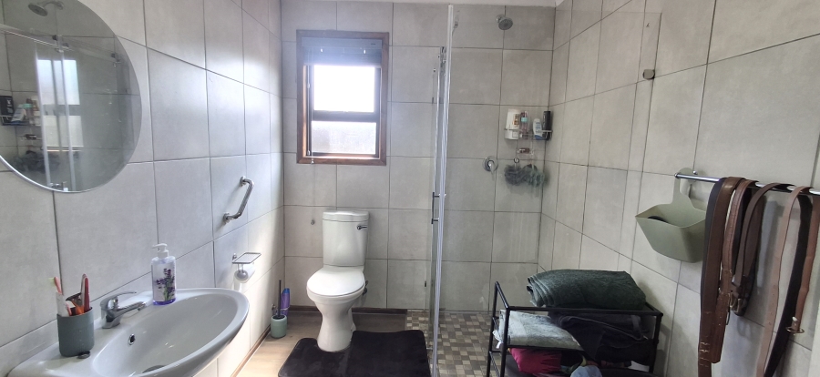 5 Bedroom Property for Sale in Mountain View Gauteng