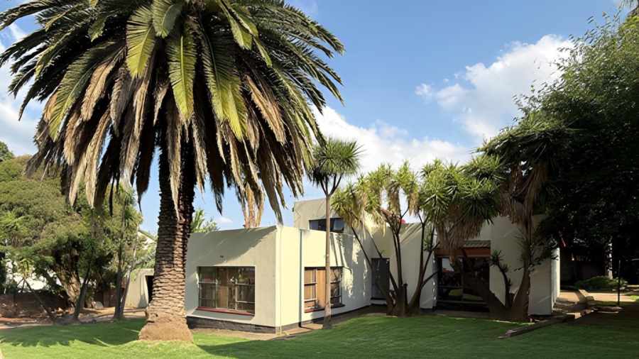 5 Bedroom Property for Sale in Glen Marais Gauteng