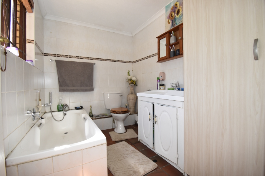 4 Bedroom Property for Sale in Helderkruin Gauteng