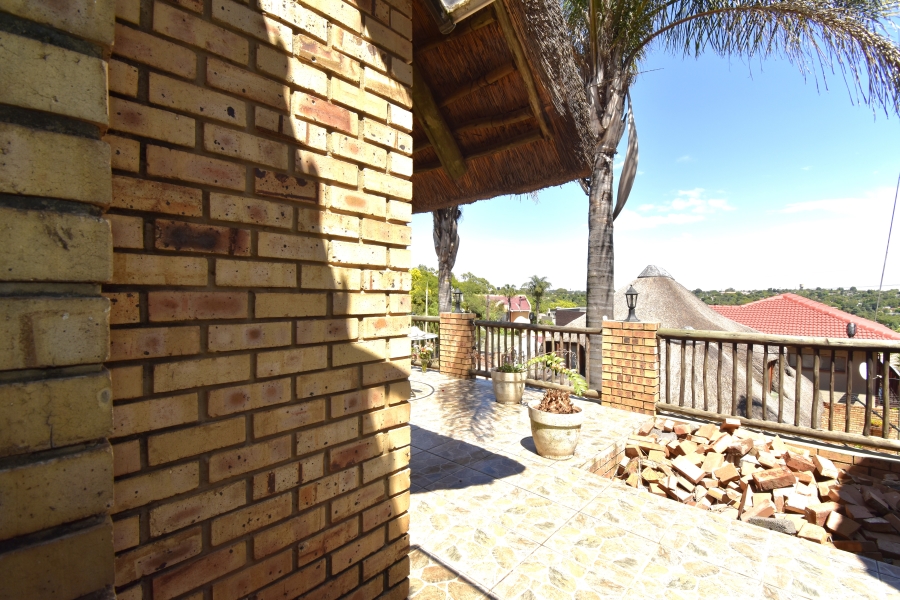 4 Bedroom Property for Sale in Helderkruin Gauteng