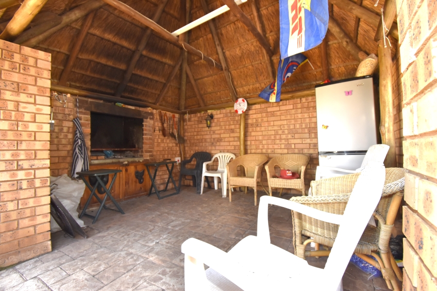 4 Bedroom Property for Sale in Helderkruin Gauteng