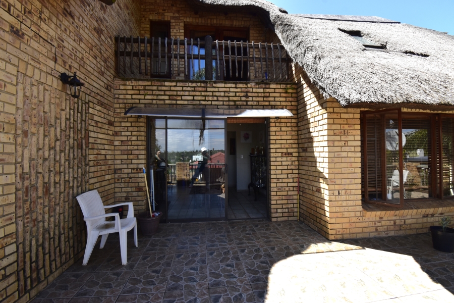 4 Bedroom Property for Sale in Helderkruin Gauteng