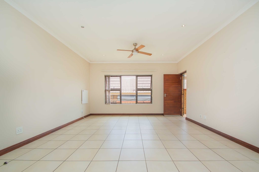 2 Bedroom Property for Sale in Olivedale Gauteng