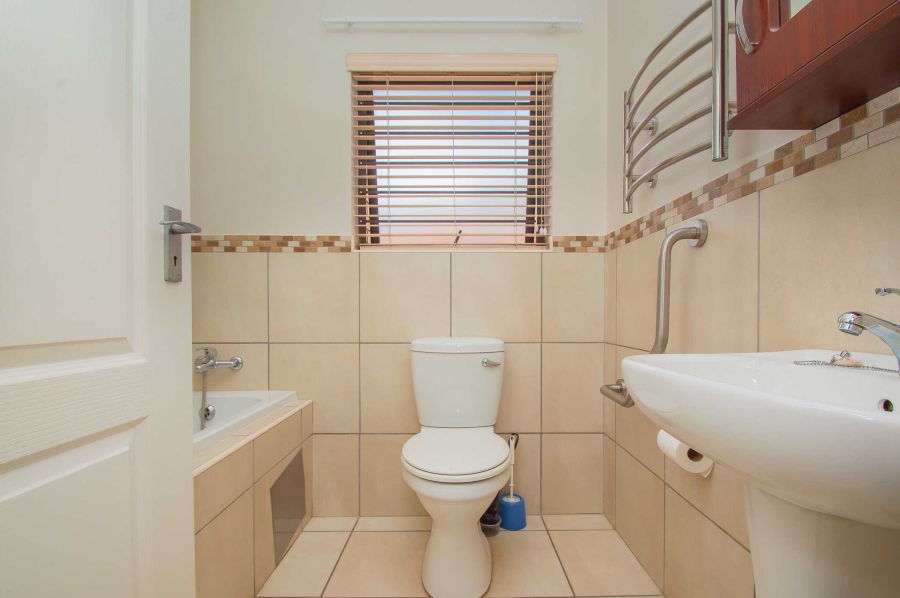 2 Bedroom Property for Sale in Olivedale Gauteng