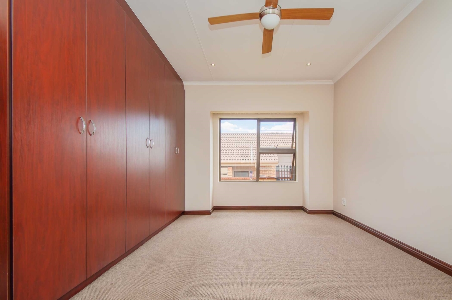 2 Bedroom Property for Sale in Olivedale Gauteng