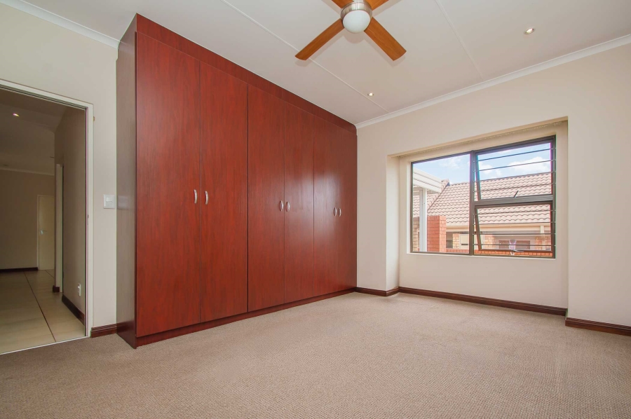 2 Bedroom Property for Sale in Olivedale Gauteng