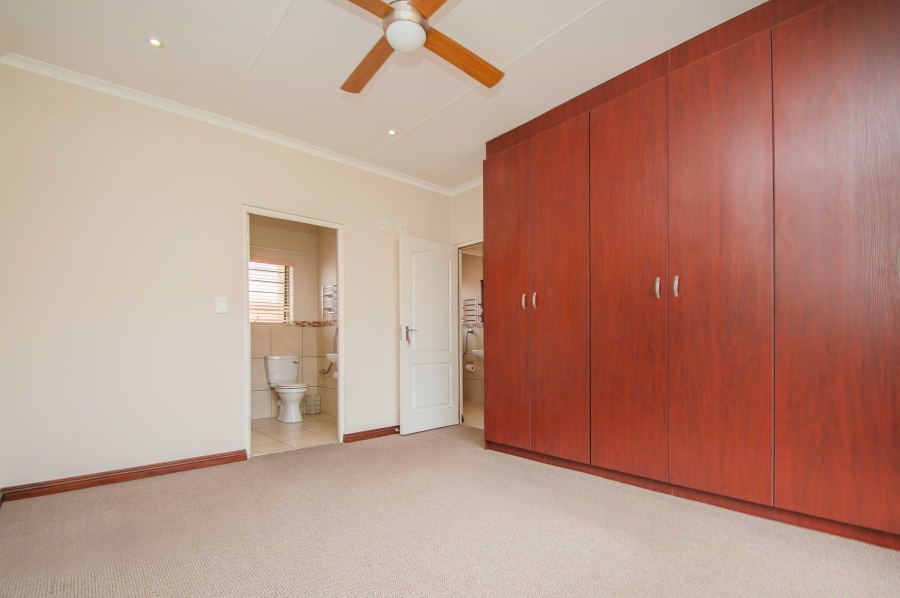 2 Bedroom Property for Sale in Olivedale Gauteng