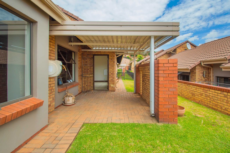 2 Bedroom Property for Sale in Olivedale Gauteng