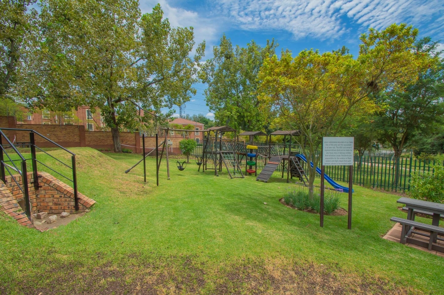 2 Bedroom Property for Sale in Olivedale Gauteng