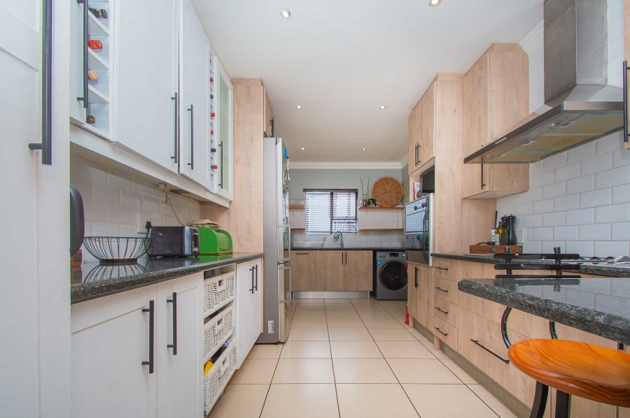 2 Bedroom Property for Sale in North Riding Gauteng