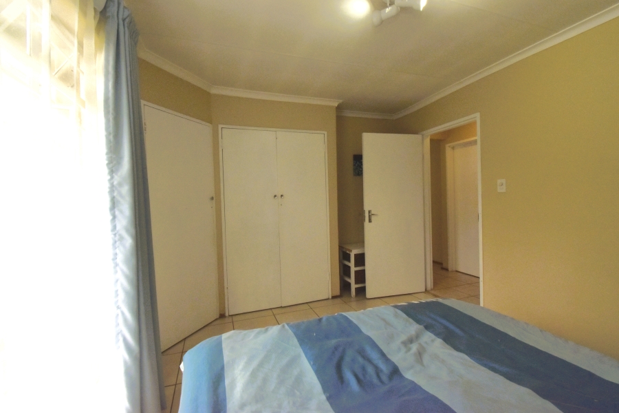 2 Bedroom Property for Sale in Sonneglans Gauteng
