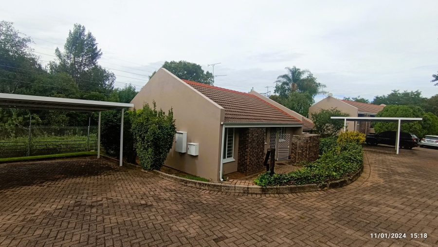 2 Bedroom Property for Sale in Sonneglans Gauteng
