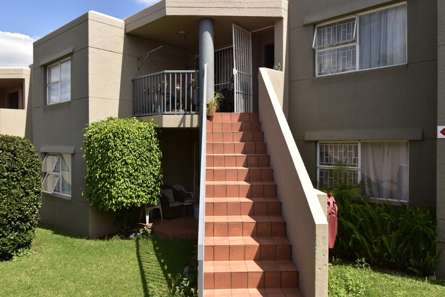 2 Bedroom Property for Sale in Weltevreden Park Gauteng