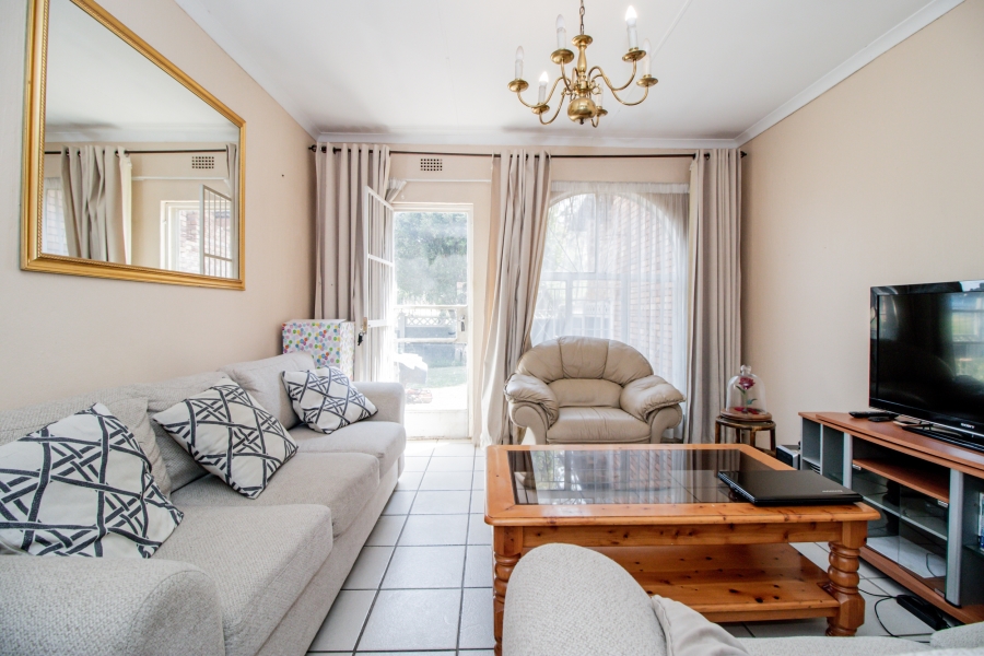 2 Bedroom Property for Sale in Meredale Gauteng