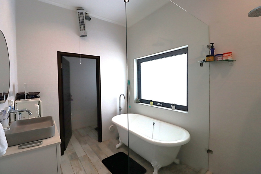 3 Bedroom Property for Sale in Bryanston Gauteng