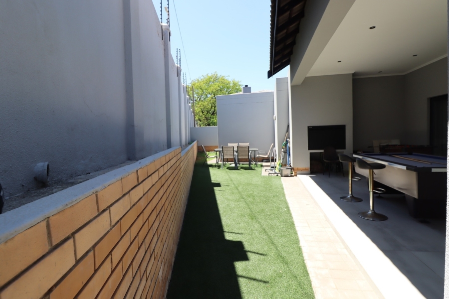 3 Bedroom Property for Sale in Bryanston Gauteng