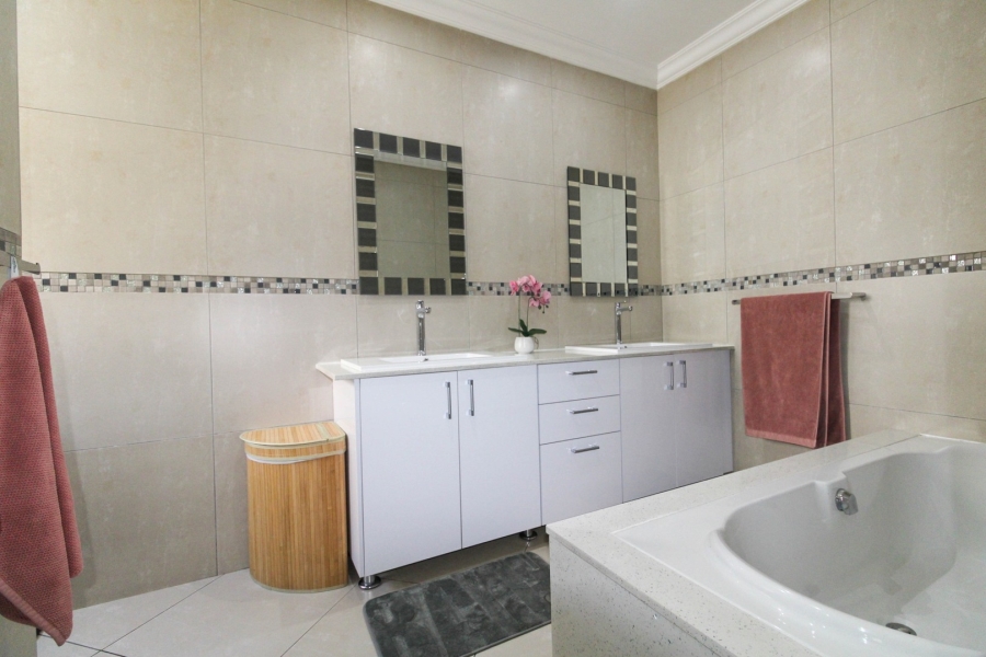 3 Bedroom Property for Sale in Bryanston Gauteng