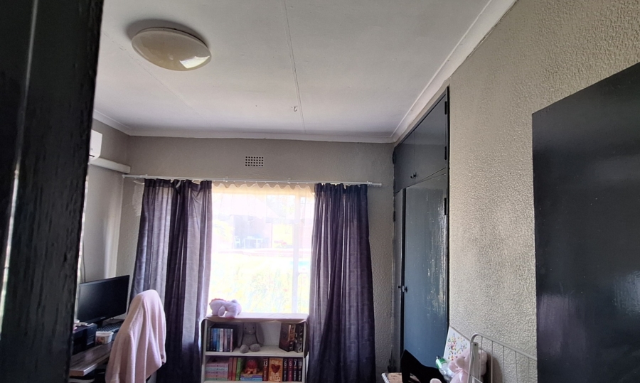 4 Bedroom Property for Sale in Theoville Gauteng