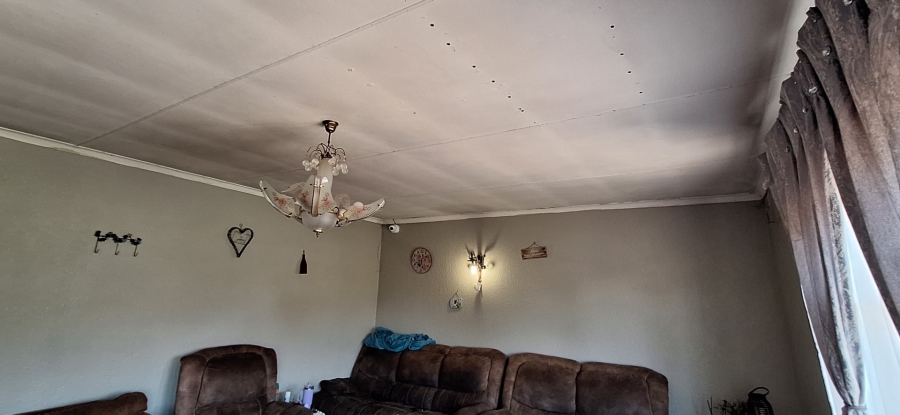 4 Bedroom Property for Sale in Theoville Gauteng