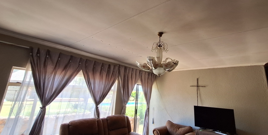 4 Bedroom Property for Sale in Theoville Gauteng