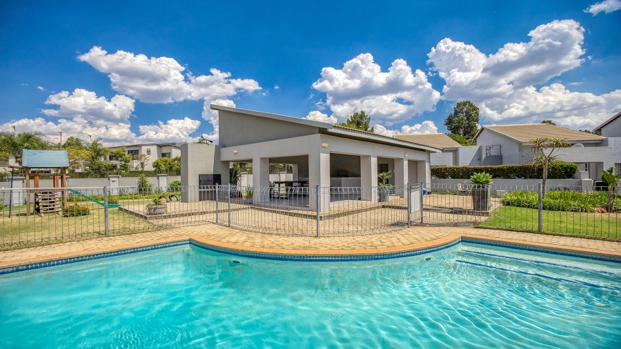 2 Bedroom Property for Sale in Broadacres Gauteng