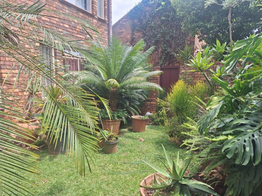 2 Bedroom Property for Sale in Wierda Park Gauteng