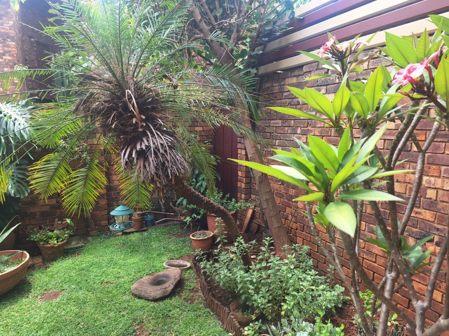 2 Bedroom Property for Sale in Wierda Park Gauteng